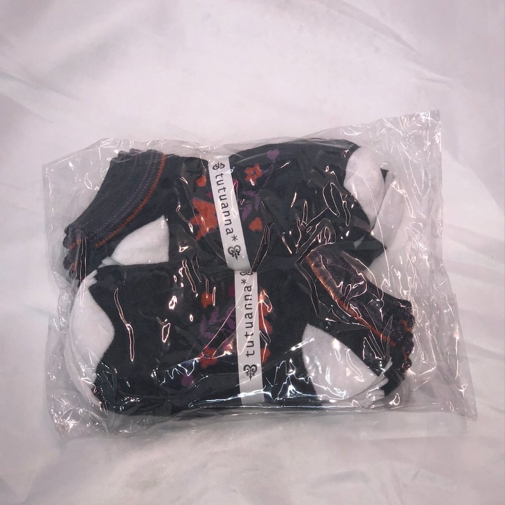 Tutuanna Socks* - Picture 2 of 2